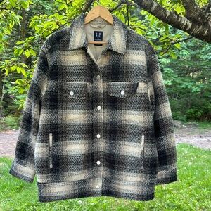 GAP Black and Cream Plaid Button-Up Shacket